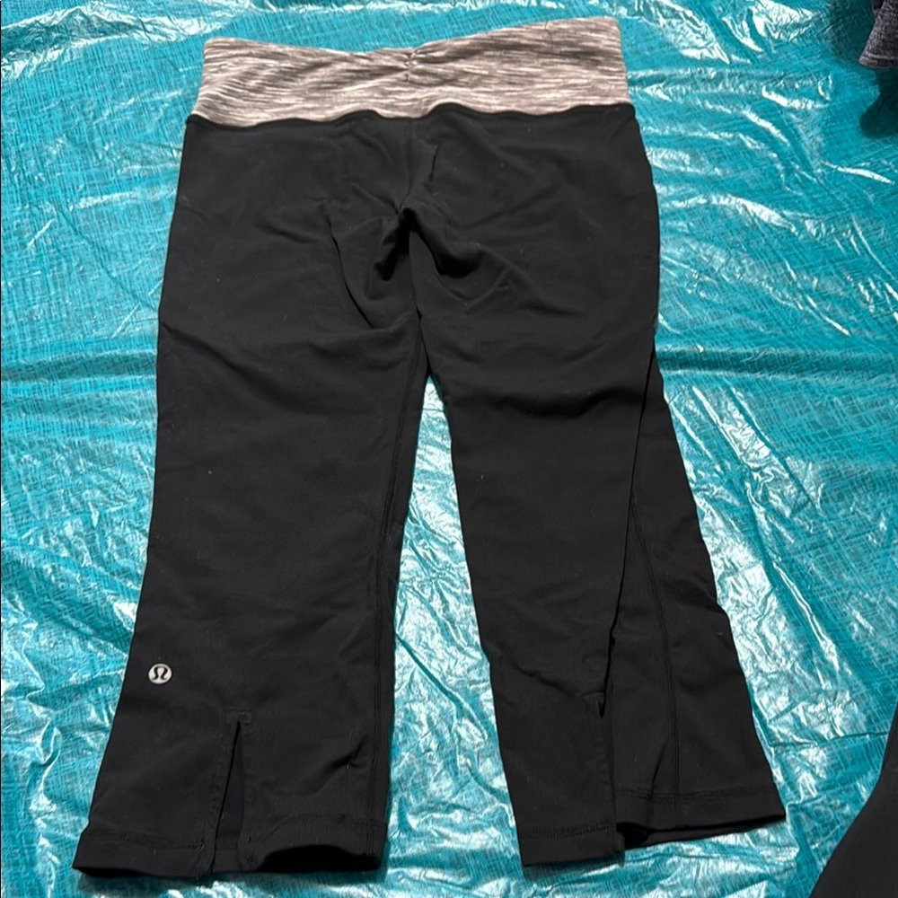lululemon athletica Black and Gray Leggings Stretchy Athletic Wear